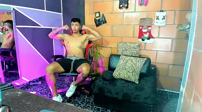 Snapshot of Adam_Valenciia chatting on January 3, 11:12 pm Adam Valenciia online show from January 3, 11:12 pm