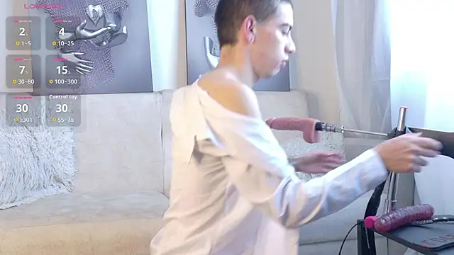 Henophiid online show from November 30, 1:02 pm