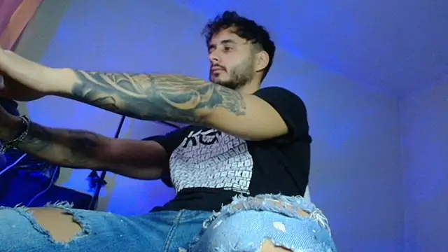 XanderCage99 online show from December 3, 9:48 am