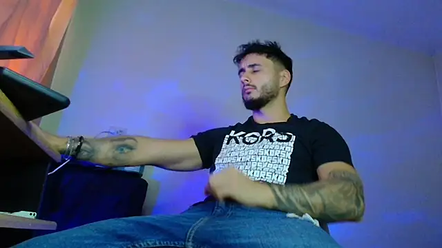 XanderCage99 online show from October 1, 7:01 am