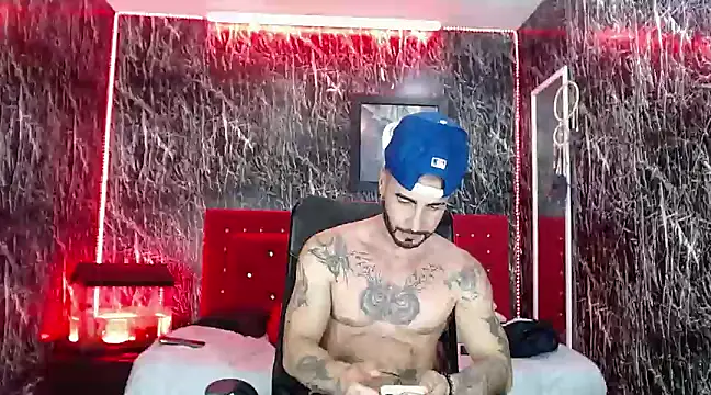 Lancelot Benwick online show from January 26, 2:35 am