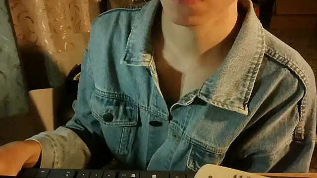 KYU890428 online show from November 16, 4:20 pm