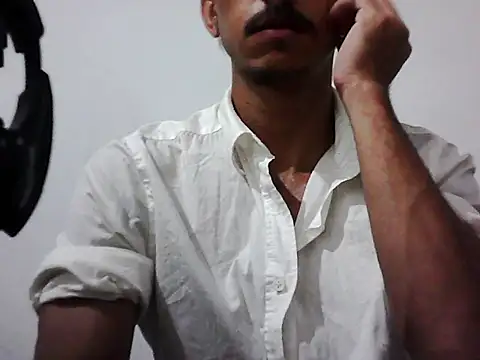 MagrinhoSaradoo online show from December 2, 2:03 am