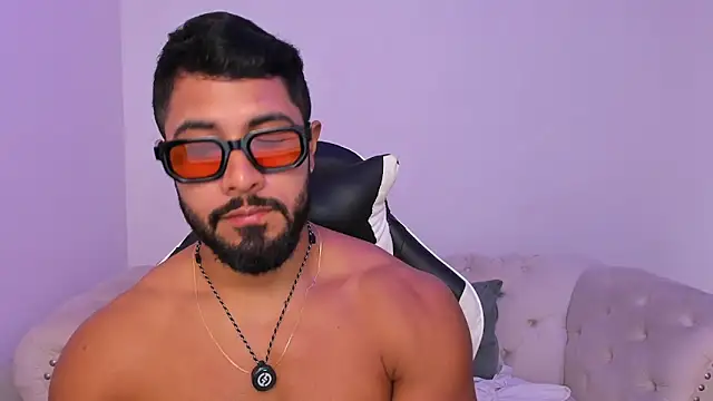 Santiago huntt online show from April 4, 12:35 pm