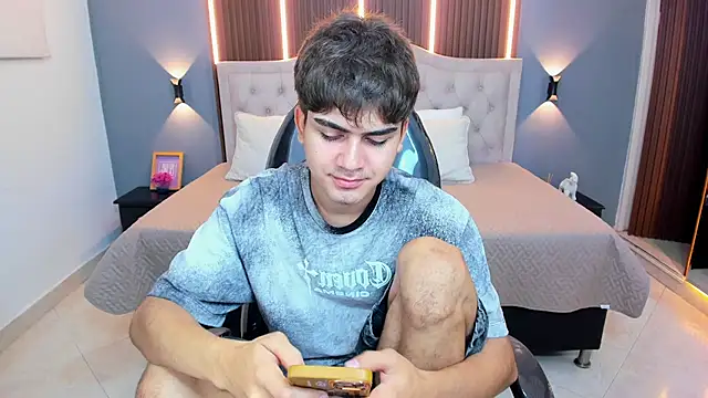 Tommy18   online show from January 14, 3:44 am