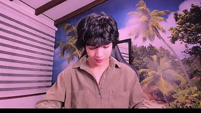 AllanYong18 online show from February 13, 1:50 am