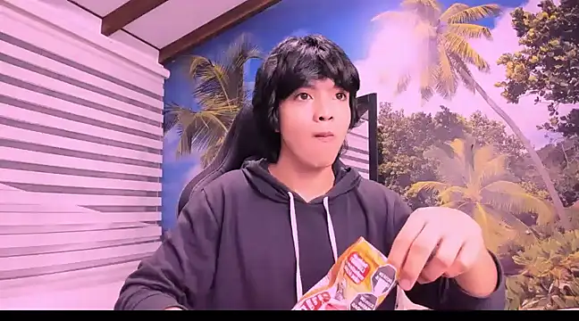 AllanYong18 online show from January 31, 12:06 am