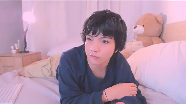 AllanYong18 online show from September 29, 8:24 am