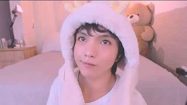 AllanYong18 online show from September 20, 2:11 am