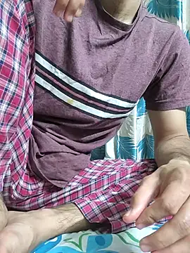 TOPMOON001 online show from March 19, 7:06 pm