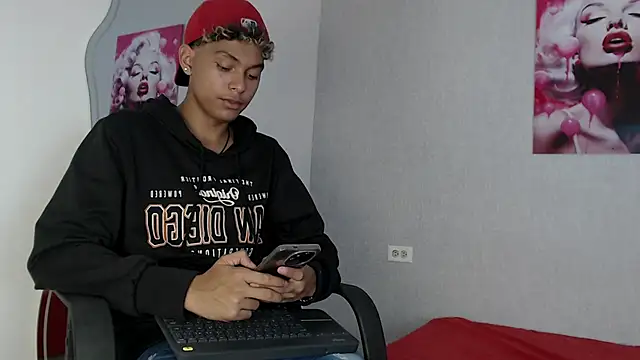 Snapshot of kyam_adams chatting on February 10, 8:21 pm kyam adams online show from February 10, 8:21 pm