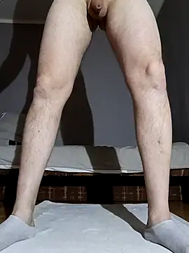 larzik94 online show from April 3, 9:00 pm