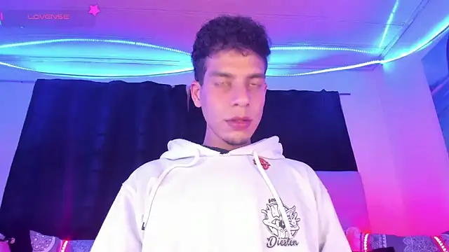 Ethan Boyy online show from February 10, 12:15 am