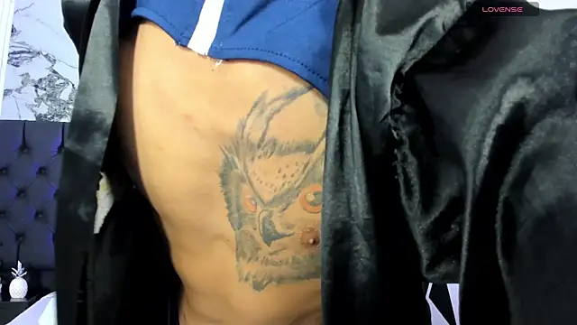 EthaanCox online show from April 7, 9:26 pm