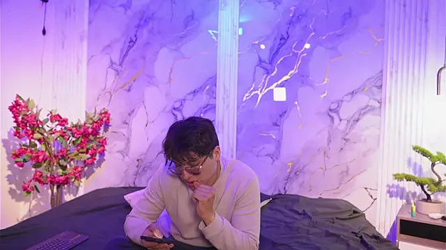 vanilla hot online show from December 20, 8:49 pm