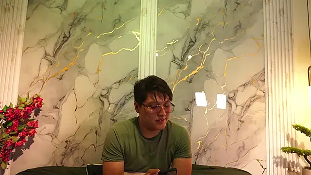 vanilla hot online show from December 19, 7:33 pm