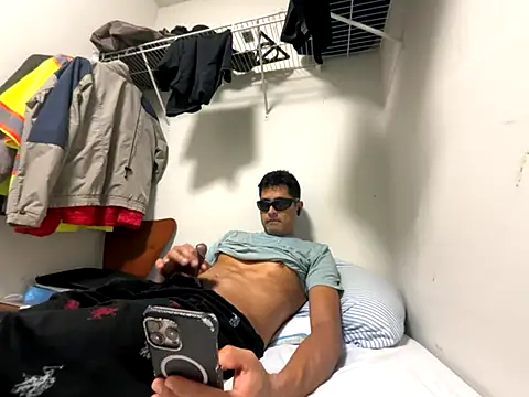 PerroDemonioHot online show from October 12, 2:49 am