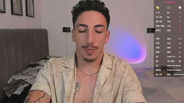 dylanspencer28 online show from February 4, 10:24 pm