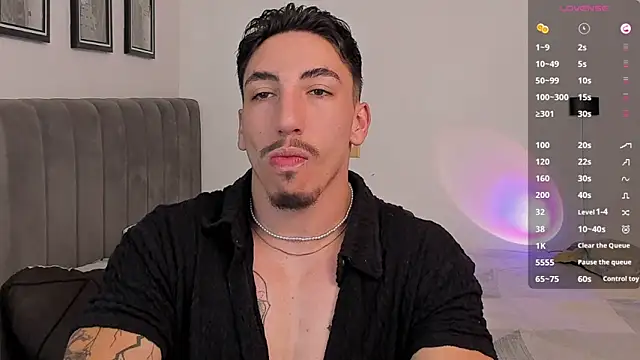 dylanspencer28 online show from February 12, 7:24 pm