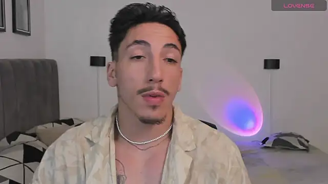 dylanspencer28 online show from February 17, 2:09 am