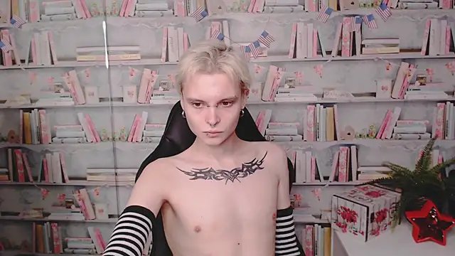 Snapshot of DemianEnglen chatting on March 2, 8:35 pm DemianEnglen online show from March 2, 8:35 pm