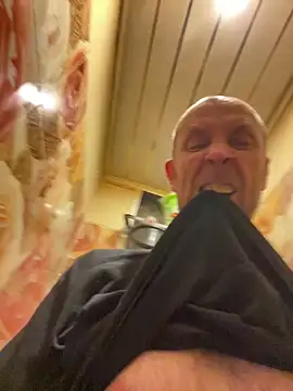 MaxDevilWhite online show from February 17, 7:18 am