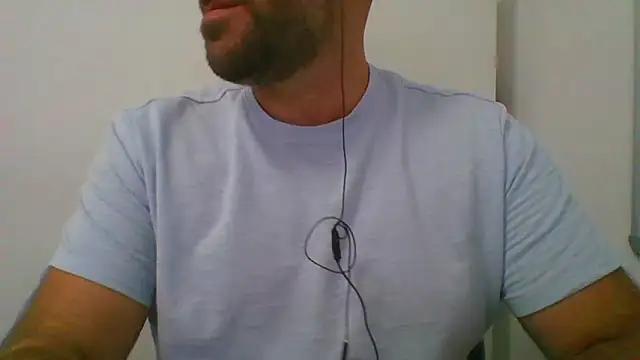 Snapshot of _tuga_man_ chatting on September 25, 1:10 pm  tuga man  online show from September 25, 1:10 pm
