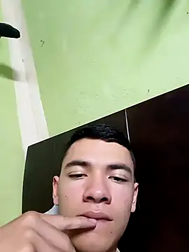 Snapshot of andresiito203 chatting on January 26, 6:28 am andresiito203 online show from January 26, 6:28 am