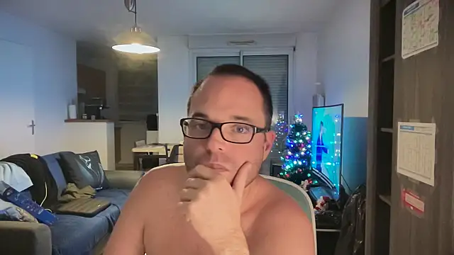 Funnyjul31 online show from November 30, 5:59 pm