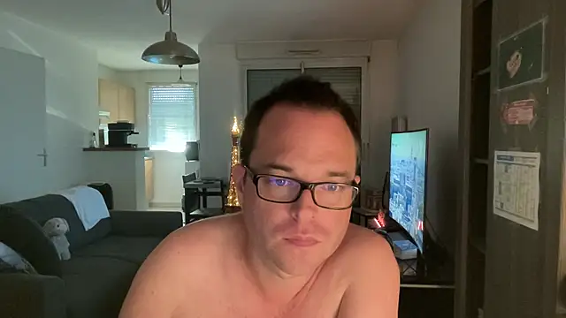 Funnyjul31 online show from April 18, 4:52 pm