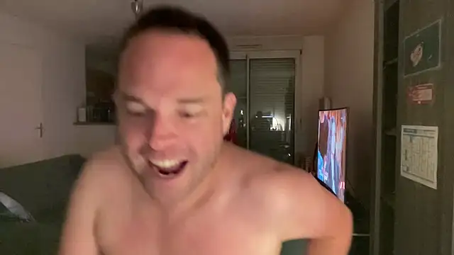 Funnyjul31 online show from April 6, 5:36 pm