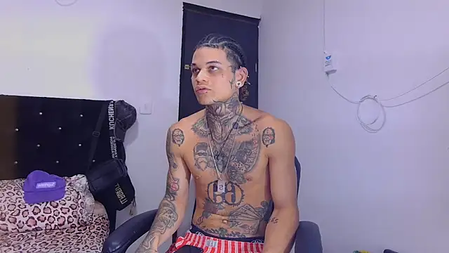 hot man05 online show from October 28, 9:28 pm