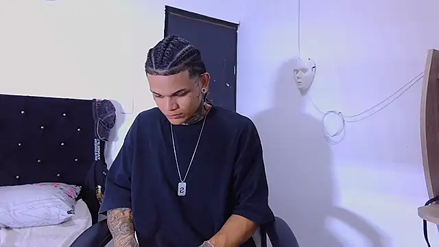 hot man05 online show from November 14, 5:43 am