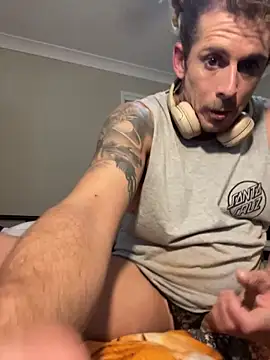 RichardHard 1 online show from May 3, 5:10 am