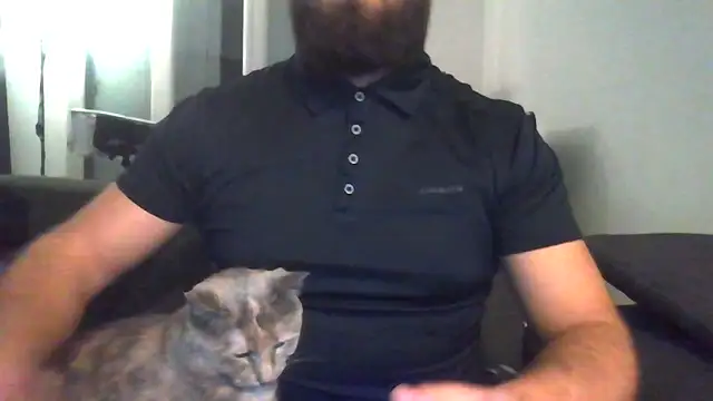 Snapshot of Zer_oki chatting on October 31, 7:50 pm Zer oki online show from October 31, 7:50 pm