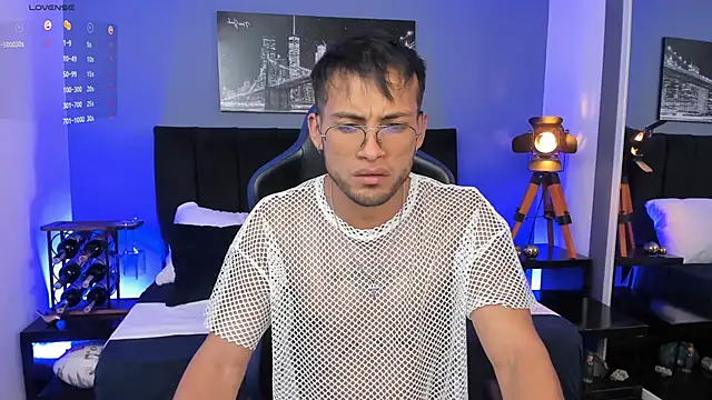 Max Conor1 online show from December 22, 4:09 am