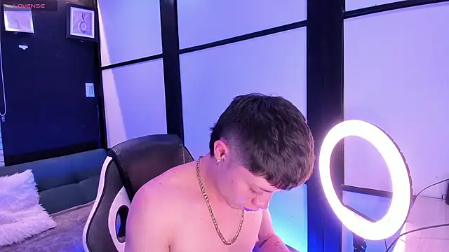 marcuscollins1  online show from October 16, 3:42 pm