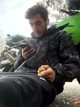 Codybugs0206 online show from October 19, 9:51 pm