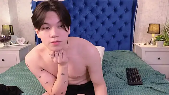 Snapshot of just_gay_ chatting on March 7, 9:40 am just gay online show from March 7, 9:40 am