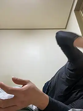 offwhite777 online show from January 31, 1:45 pm