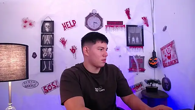 JamesCr  online show from October 30, 12:39 pm