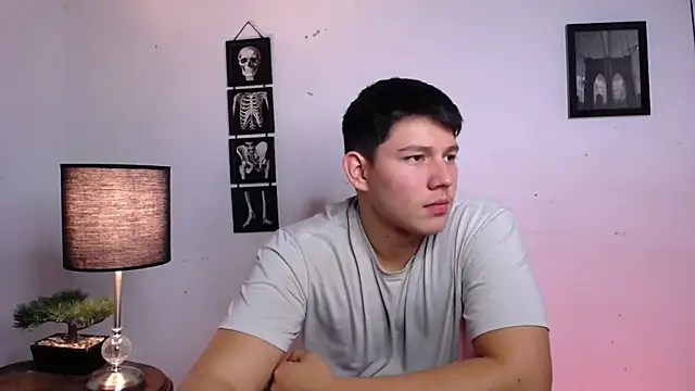 JamesCr  online show from November 14, 11:17 pm