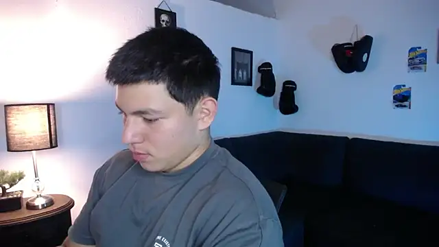 JamesCr  online show from March 27, 3:43 am