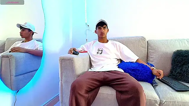 papi hotxx online show from February 21, 2:17 am