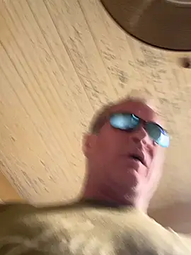 hintly online show from April 8, 10:29 pm