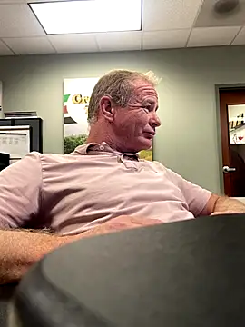 hintly online show from December 4, 9:33 pm