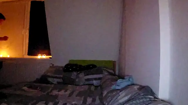 Foxtrott 242 online show from March 28, 1:17 am