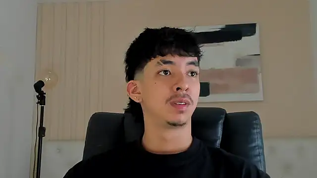 ISAAC CRYSTON online show from November 10, 8:03 pm