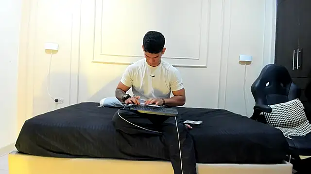 ANDRES STUD online show from May 28, 4:10 am