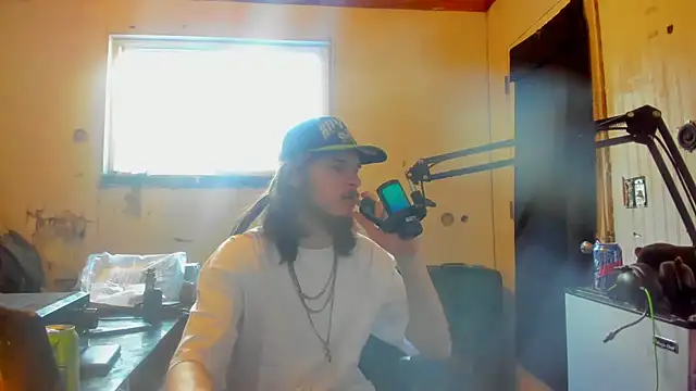 Snapshot of nuttyking2022 chatting on February 4, 10:34 pm nuttyking2022 online show from February 4, 10:34 pm